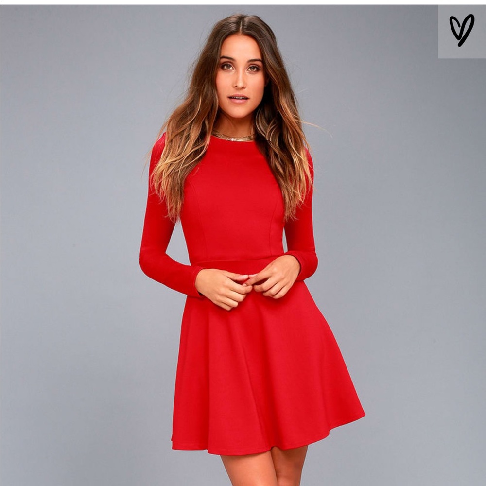 NWT!! Lulus red long sleeve dress. has stretch.